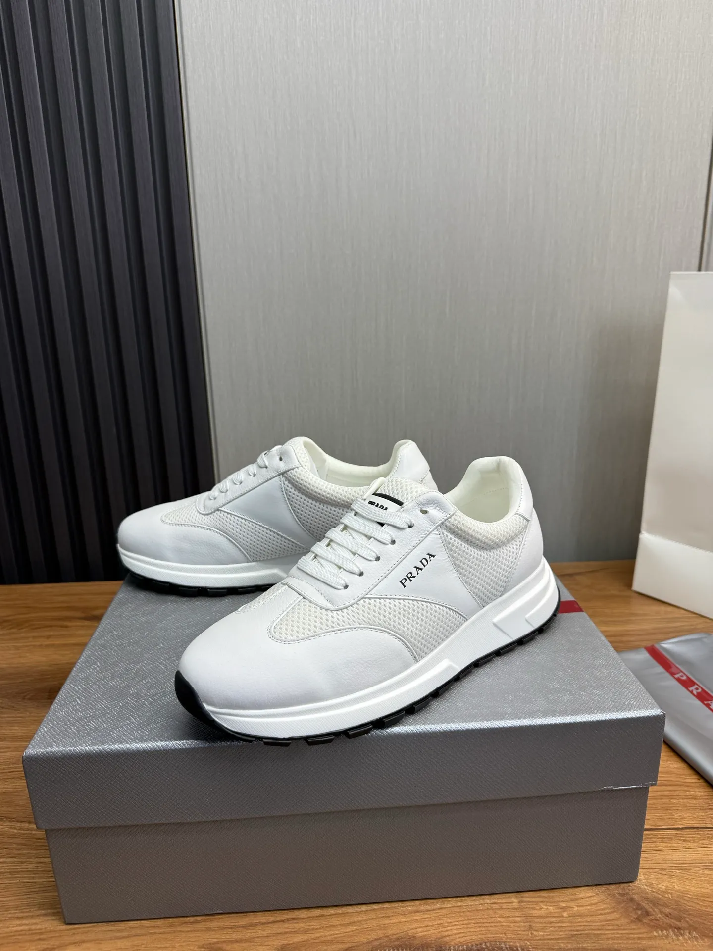 Men's shoes 💰560💰 [PRADA] Hot-selling men's shoes shipped 👏Official website synchronized ⬆️ Original cowhide fabric + cowhide lining, cowhide feet 🐮 1:1 shipment ✔️Original original bottom, 38-45 (45. Customized, non-refundable)